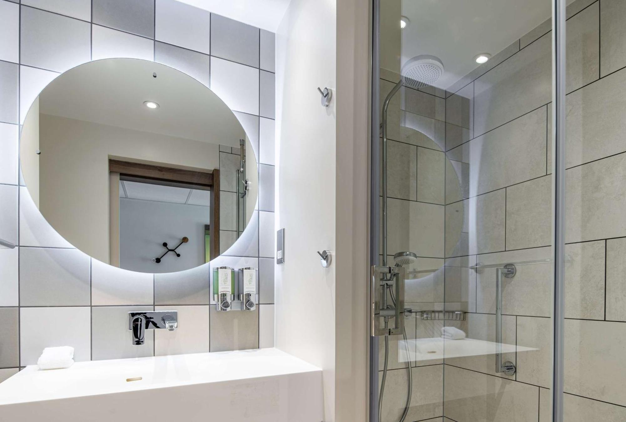 Hampton By Hilton High Wycombe Hotell Eksteriør bilde