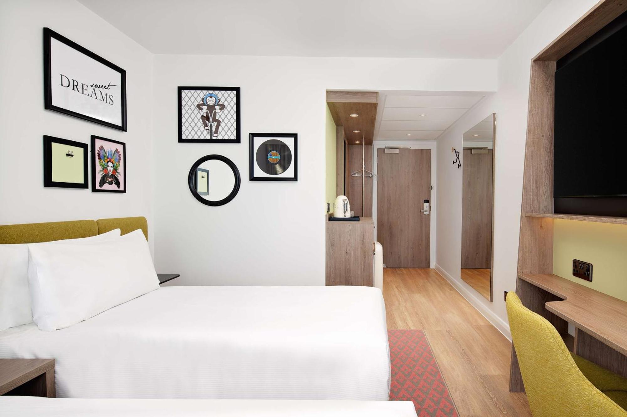 Hampton By Hilton High Wycombe Hotell Eksteriør bilde