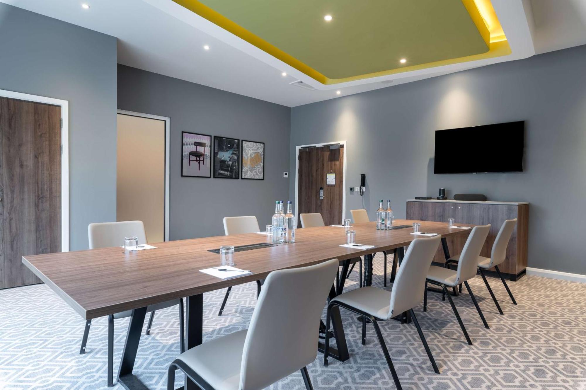 Hampton By Hilton High Wycombe Hotell Eksteriør bilde