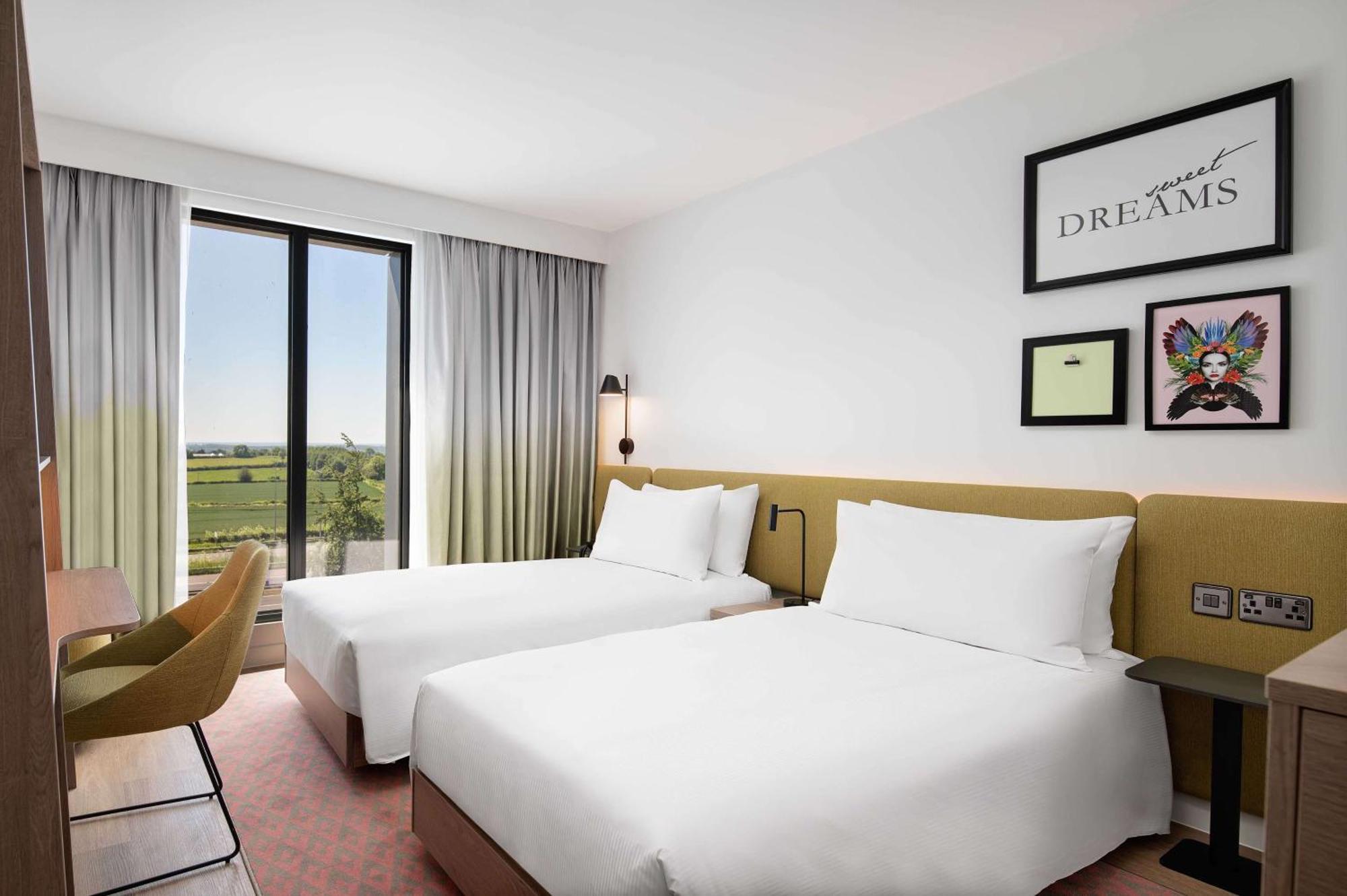 Hampton By Hilton High Wycombe Hotell Eksteriør bilde