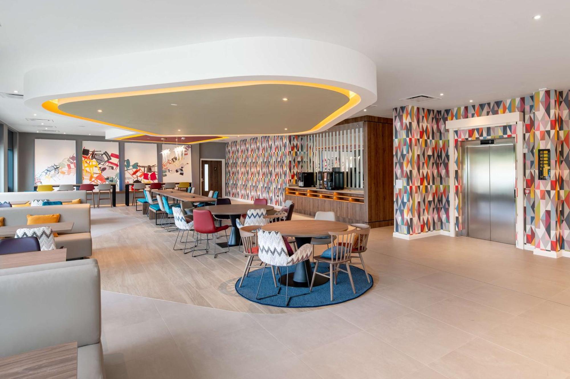 Hampton By Hilton High Wycombe Hotell Eksteriør bilde