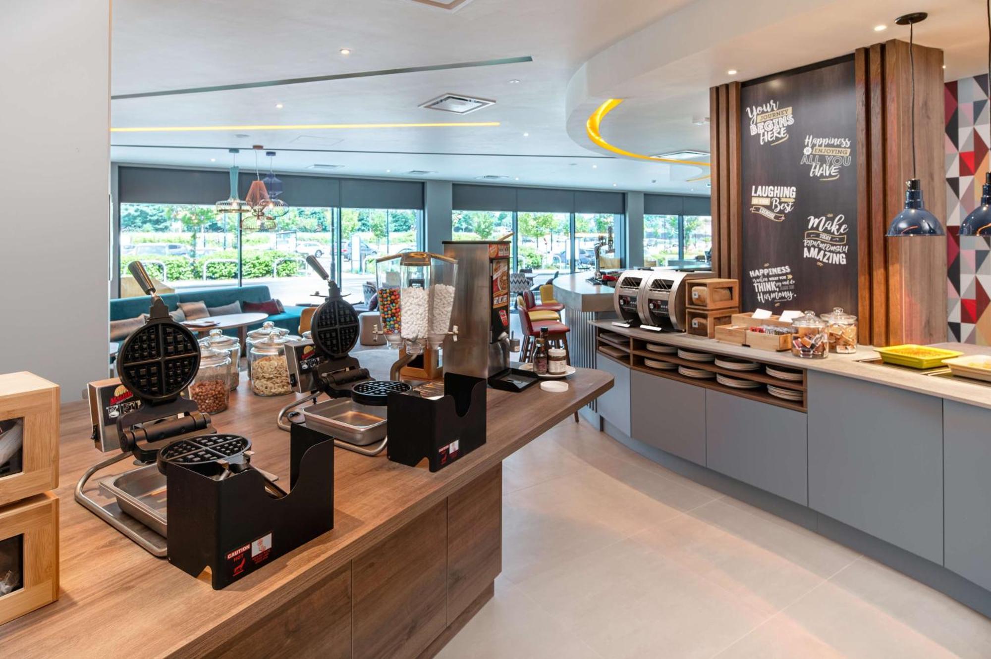 Hampton By Hilton High Wycombe Hotell Eksteriør bilde