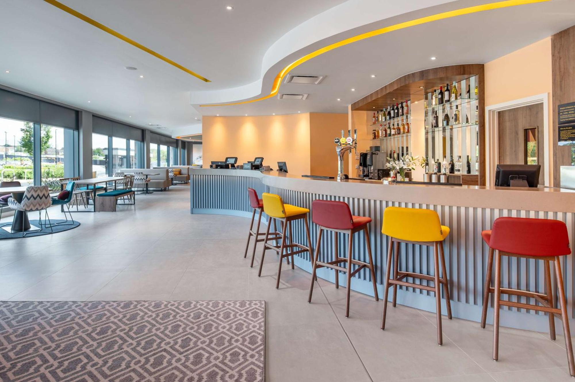 Hampton By Hilton High Wycombe Hotell Eksteriør bilde