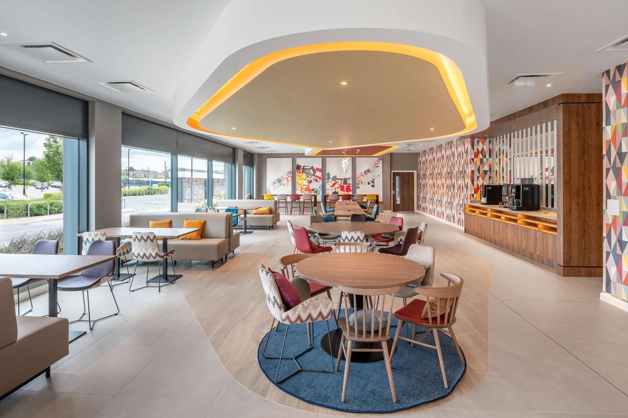 Hampton By Hilton High Wycombe Hotell Eksteriør bilde