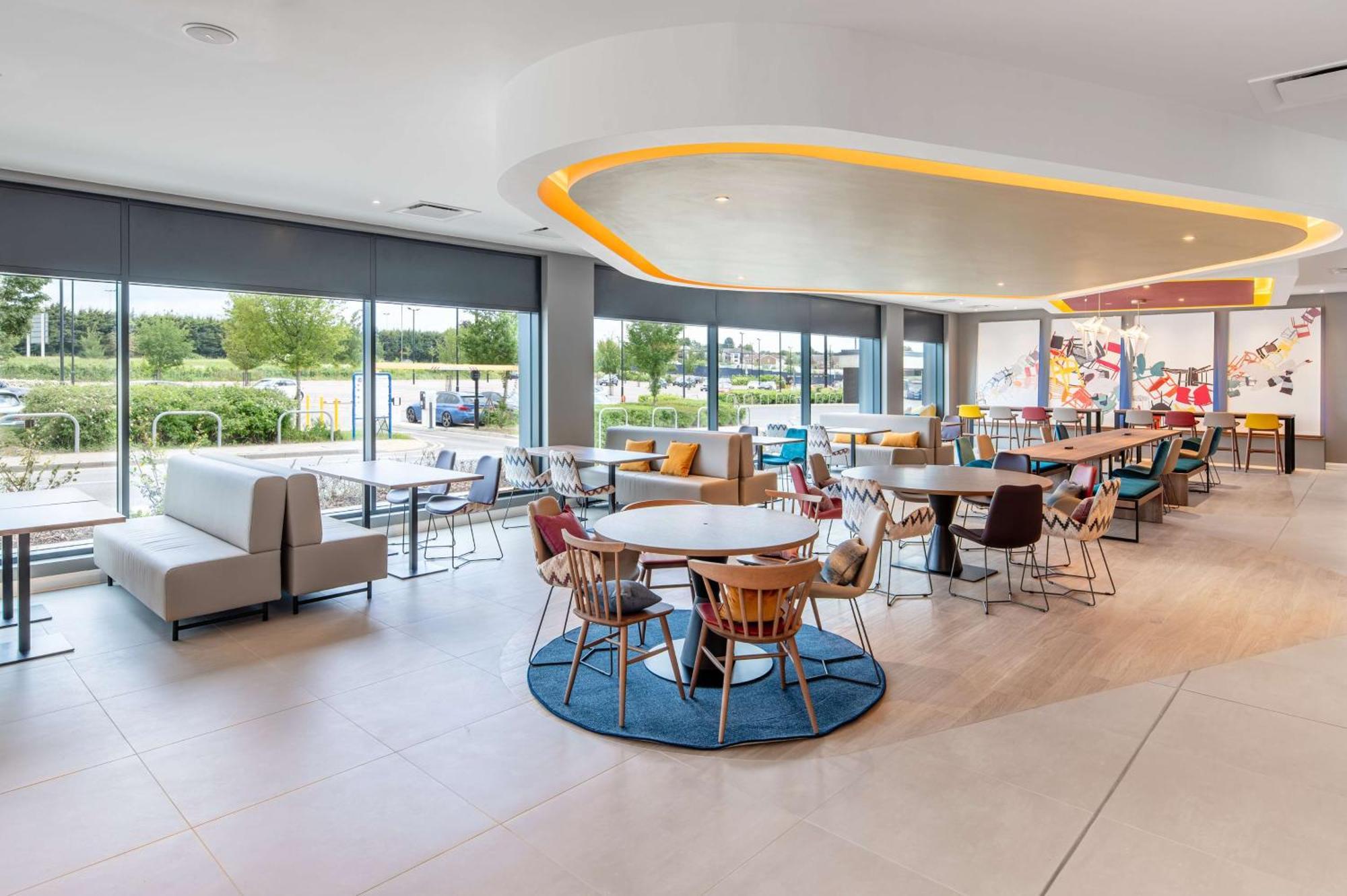 Hampton By Hilton High Wycombe Hotell Eksteriør bilde